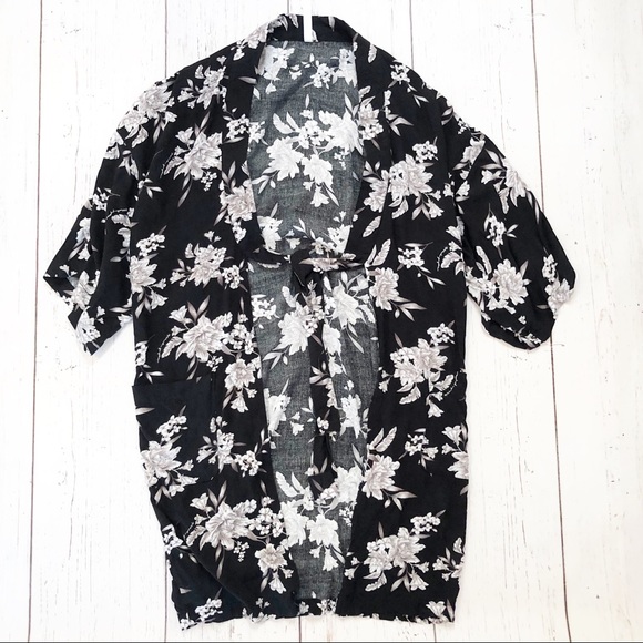 Spiritual Gangster Other - Spiritual Gangster black/white floral robe OS